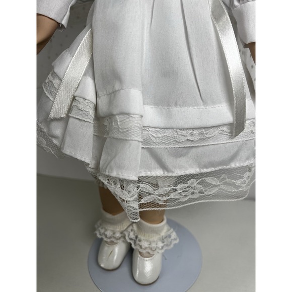 Collectible Porcelain Doll First Communion‎ Dress Veil & Cross Blonde Hair - Picture 4 of 8